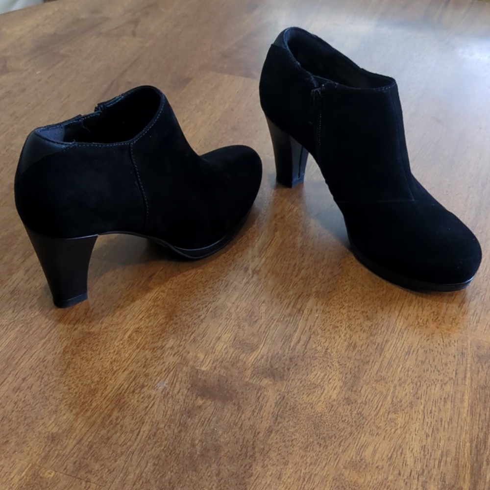 Clarks Black Suede Bootie Size 6.5